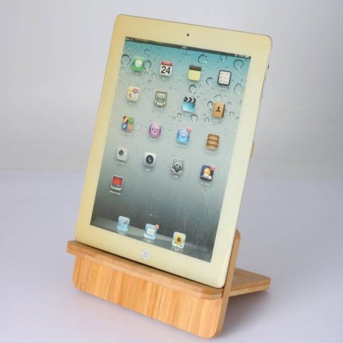 TRABEN - eco-neutral 3-in-1 Bamboo 10W Simulaneous Charging Station (1)